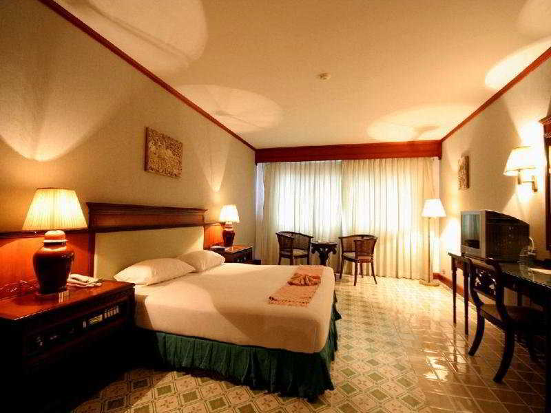 Novotel Phokeethra Hotel