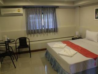 Eing Lay Hotel 2*