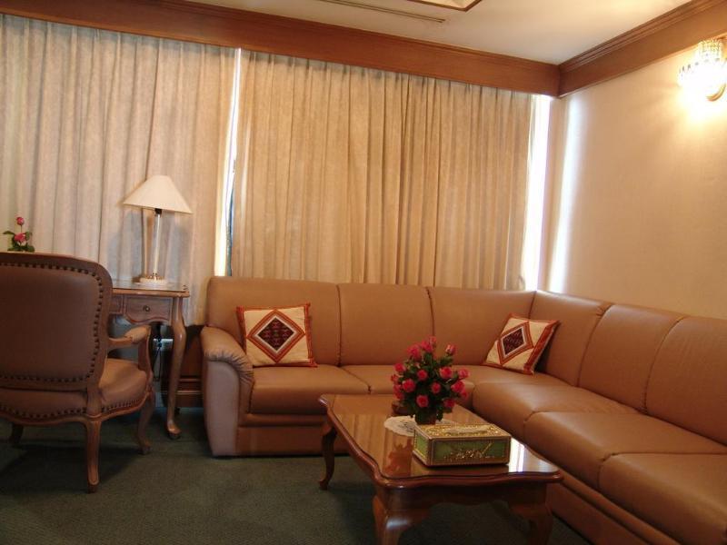 Dhevaraj Hotel 3*