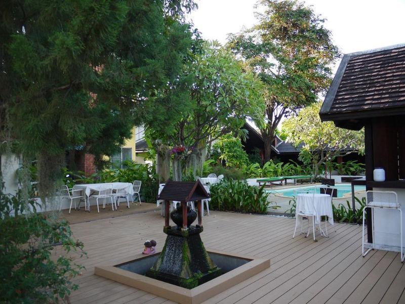 Wiriya House Hostel