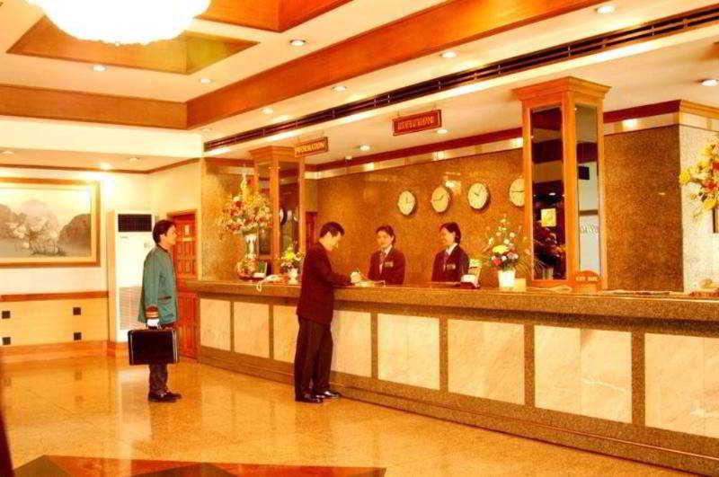 Royal Pacific Hotel 3*