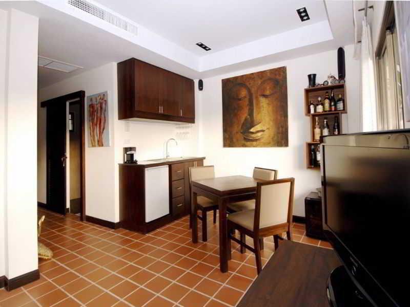 Gate Apartment *