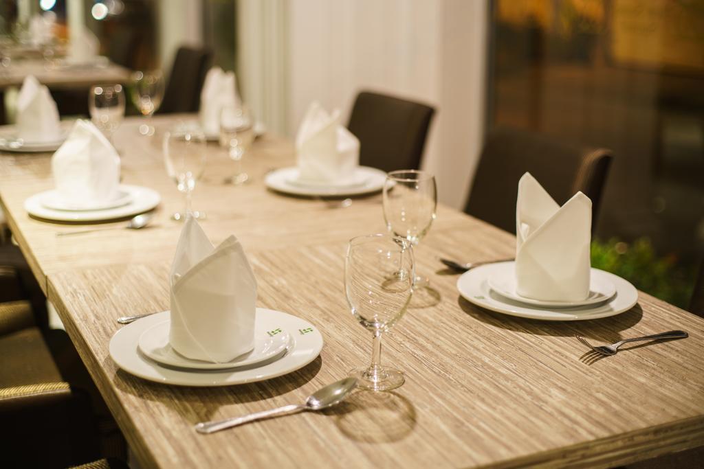 Hotel New Season Square