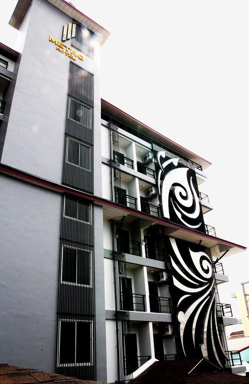 Metro & Hotel 4*