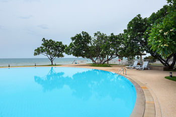 Baan Tiewklurn Beachfront Condomium 3*