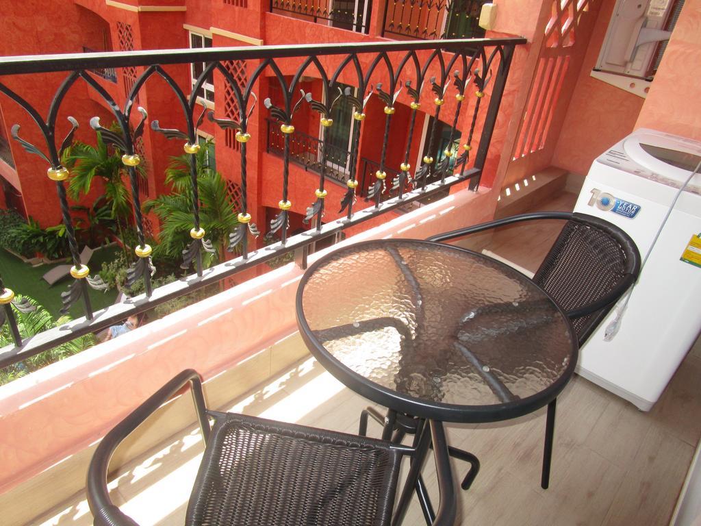 Seven Seas 410 Apartment