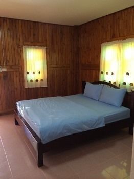 Hut Chaolao Hotel 2*