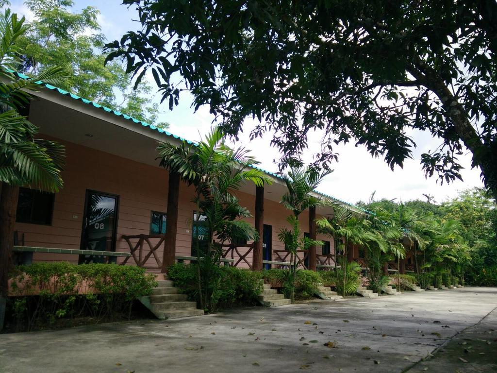 Baanruenkwan Resort * Nakhon Nayok