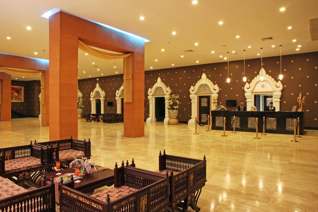 Iyara & 5* Uthai Thani