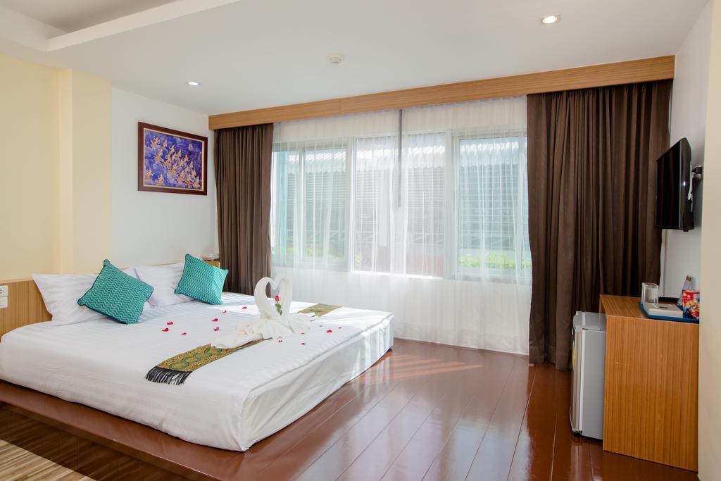 Landmark Hotel 3*