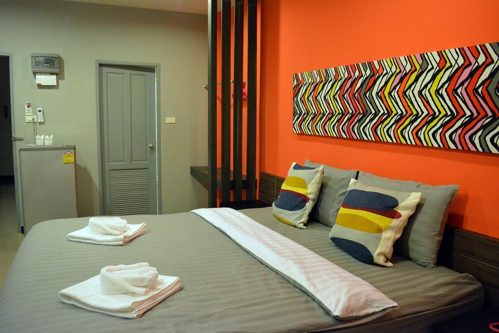 Apartment & Omm *