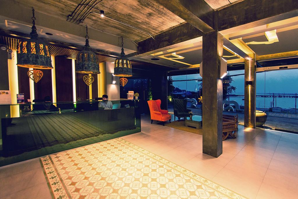 Kroque Boutique & Bistro Hotel