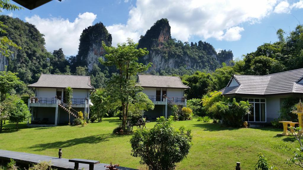 Montania Lifestyle Resort Khao Sok National Park