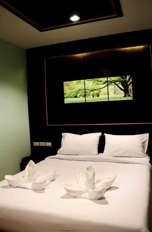 Metro & Hotel Thung Song