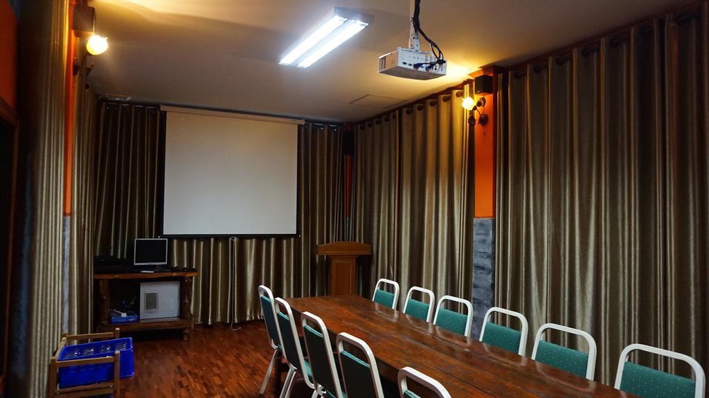 Khun Mai Baan Suan 3*
