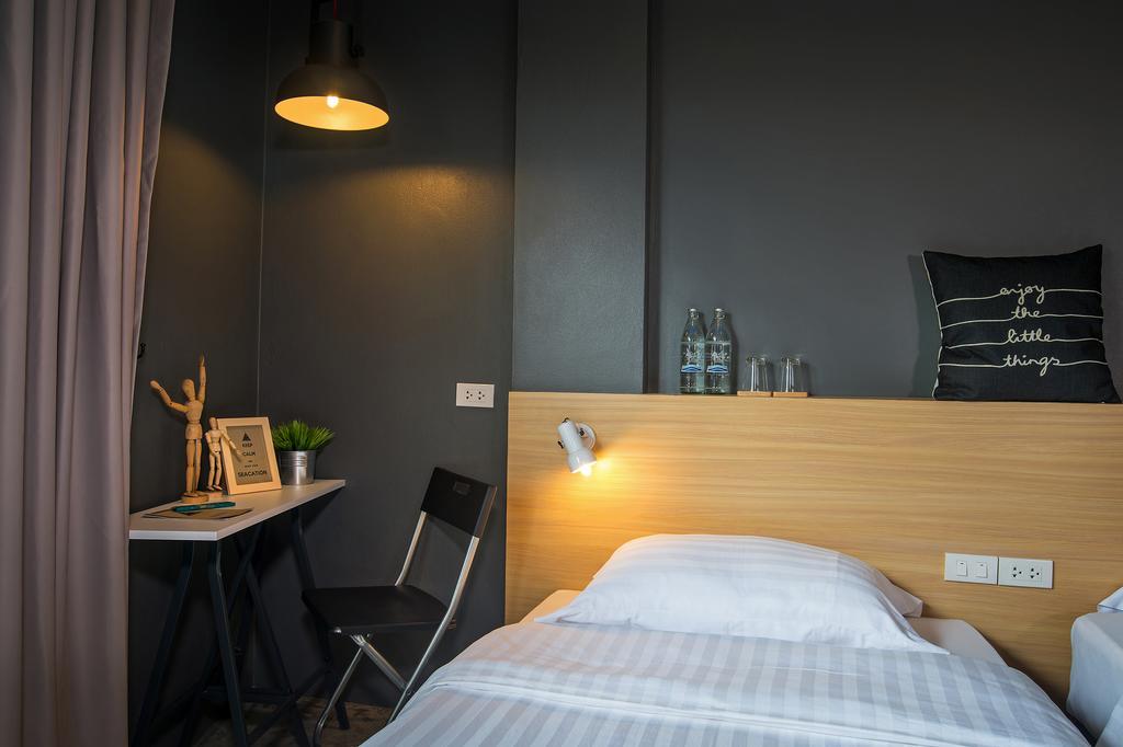 Srisuksant Square Hostel *