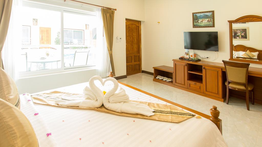 Nok & Resort Chiang Mai