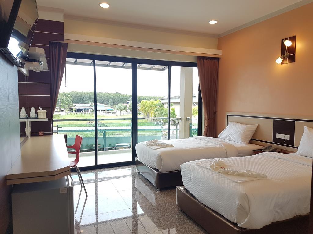 Smile Thungsong Resort