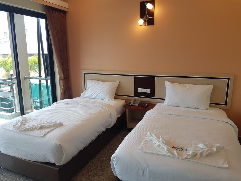 Smile Thungsong Resort