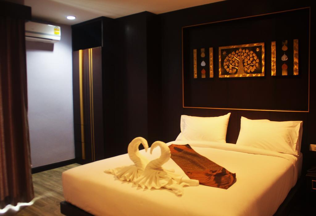 Metro & Hotel 4*