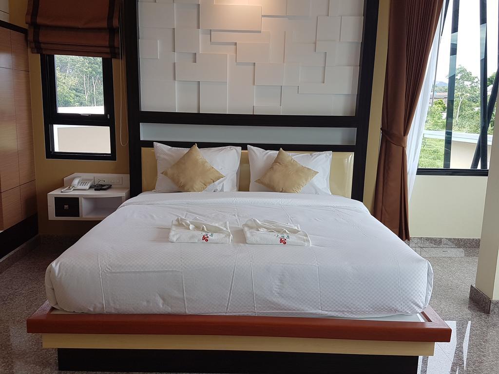 Smile Thungsong Resort
