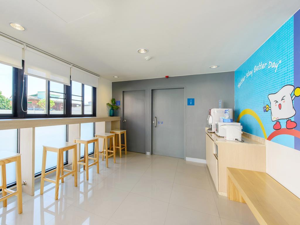 Hop Hotel
