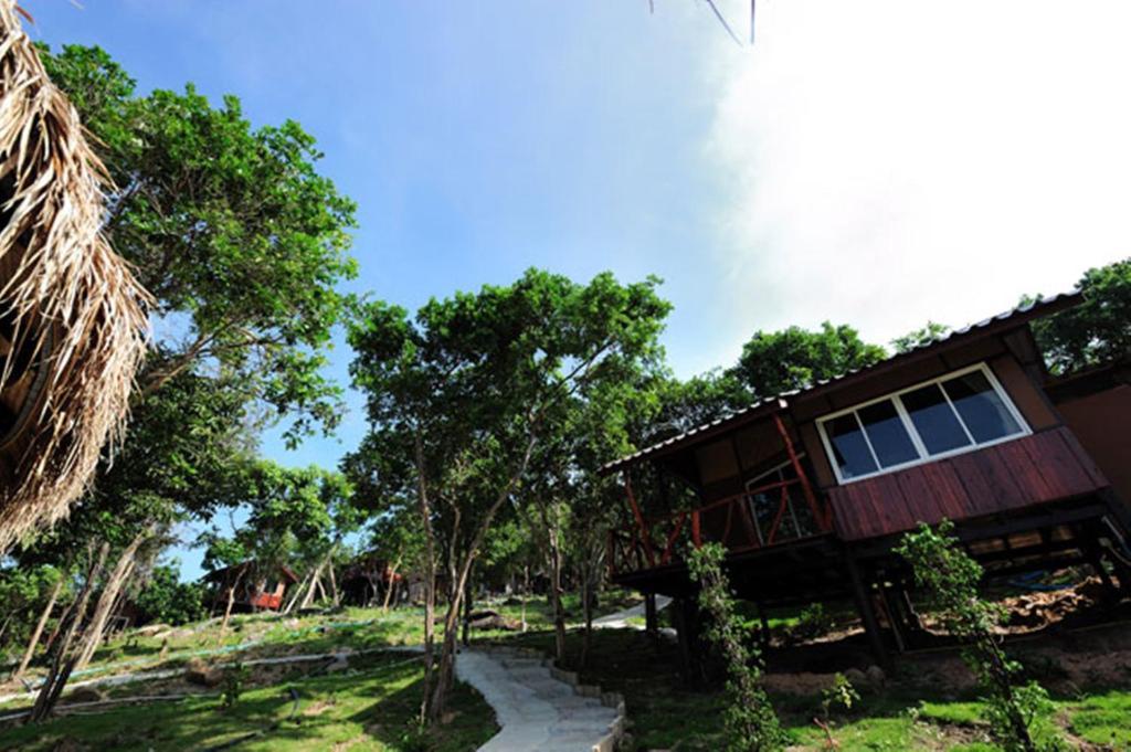 Phuphaya Seaview - Adult Only 3*