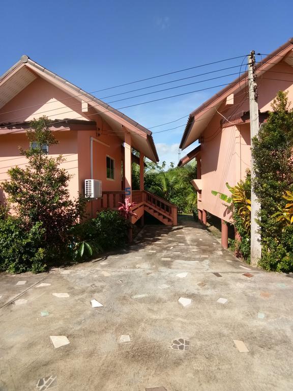 Baan Mek Lom Guest house