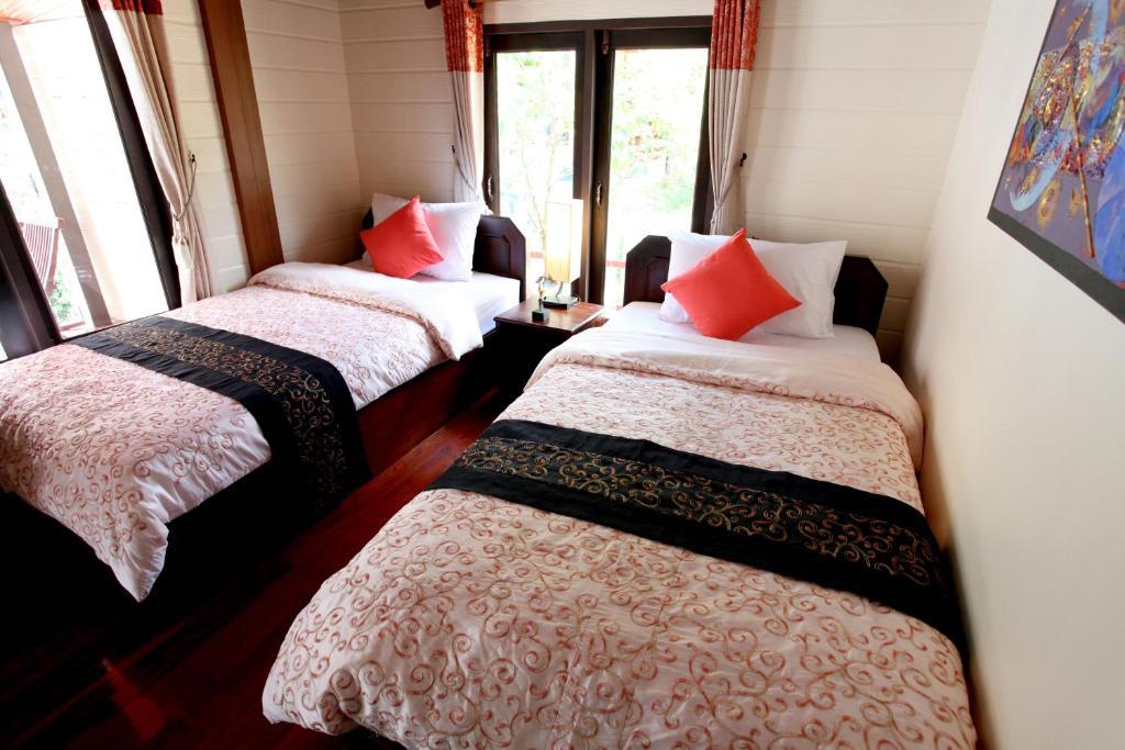 - Adults Only Hostel *