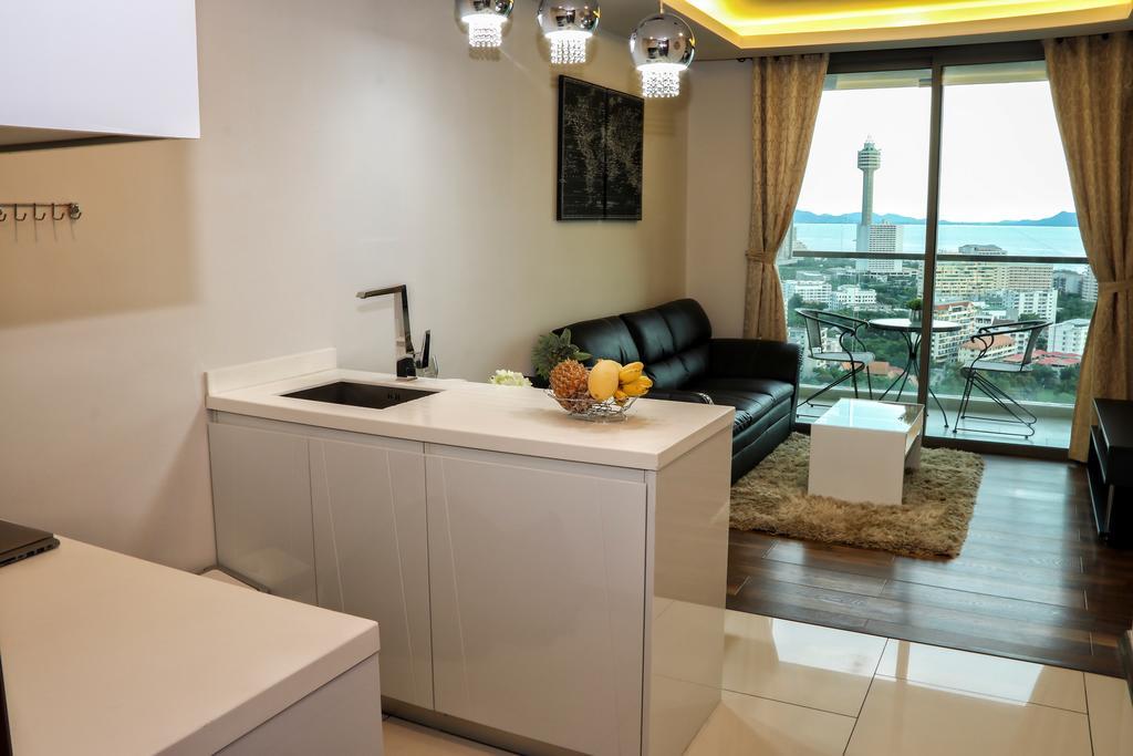 The Peak Towers Sea View * Pattaya