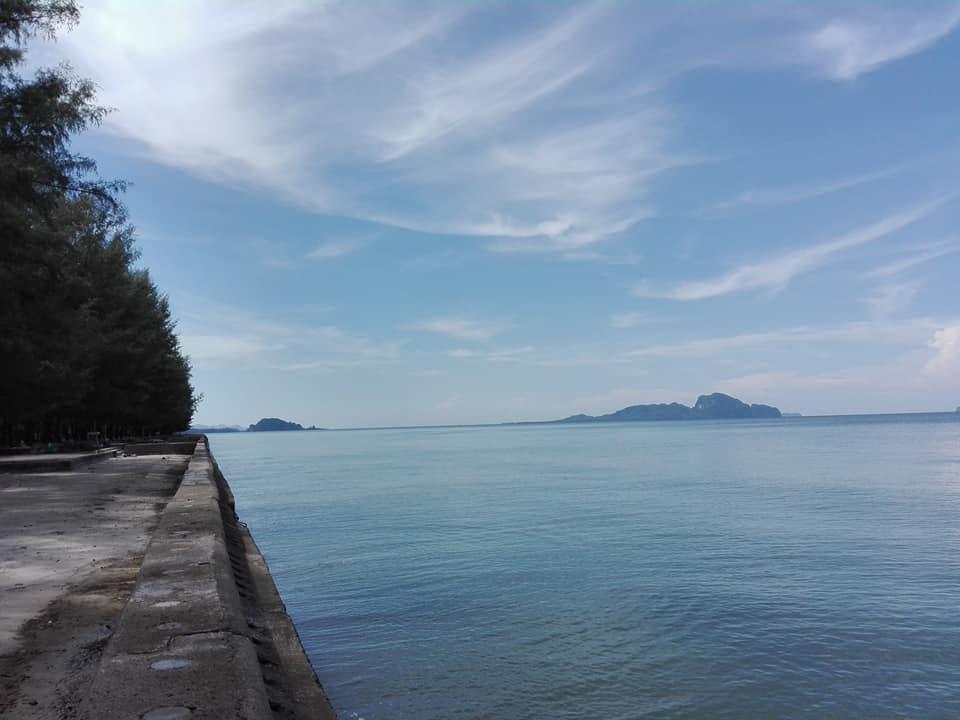 Fisherman's Hut , ขนำชาวเลโฮมสเตย์ Guest house Pak Meng