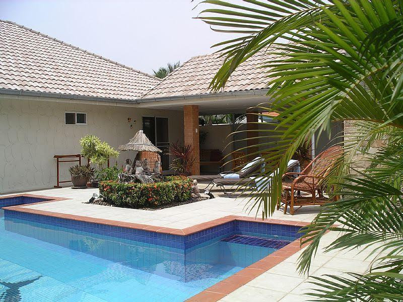 Baansiesom Villa *