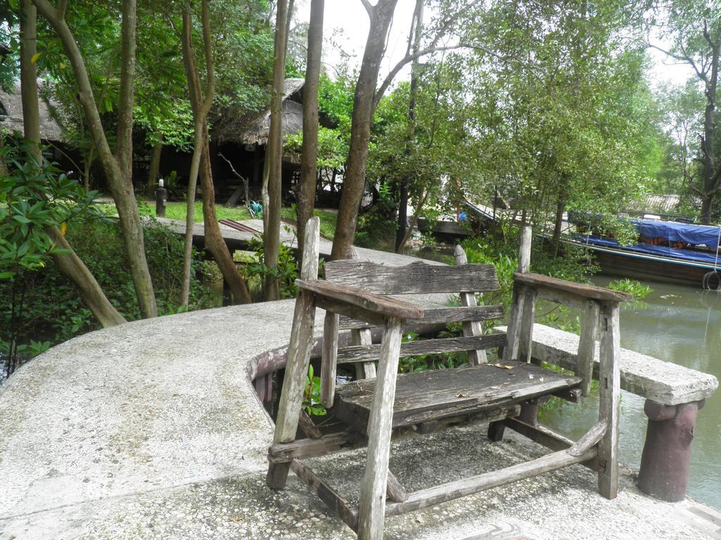 Fisherman's Hut , ขนำชาวเลโฮมสเตย์ 2*
