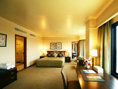 The Grand Riverside Hotel