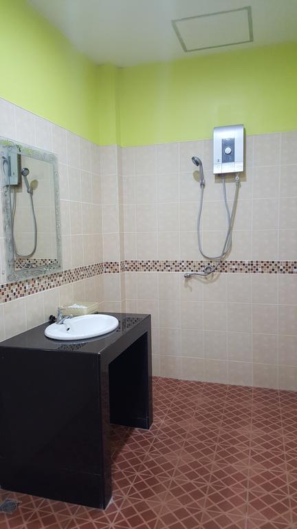 Khao Sok Country Hotel 2*