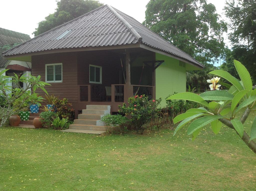 Holiday Beach 2*