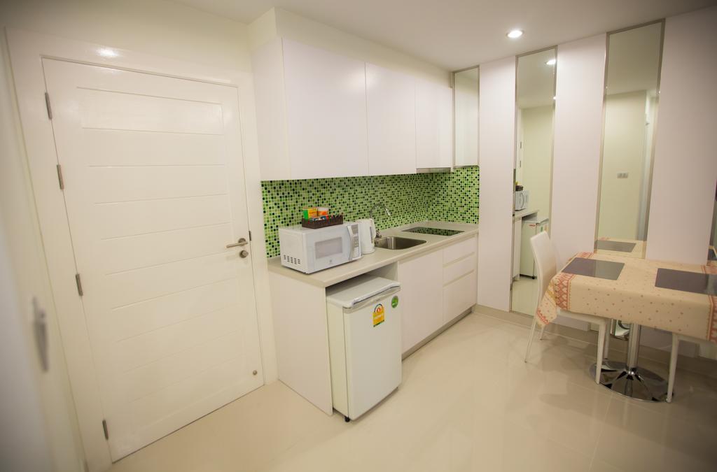 Amazon By Pam Apartment *