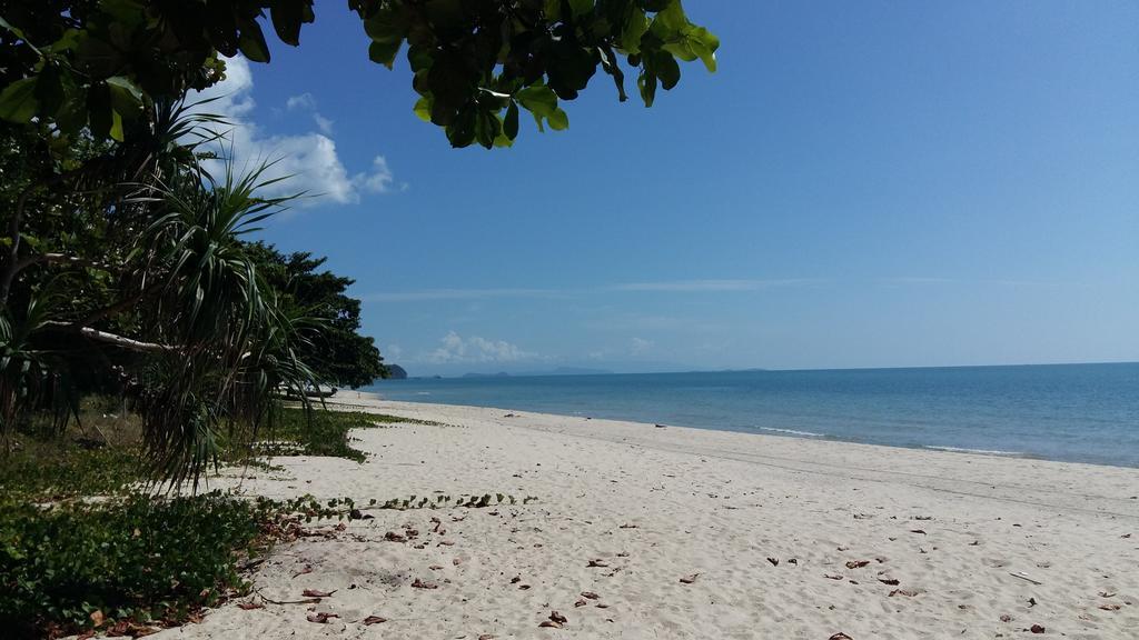 บ้านสนมณีโฮมสเตย์ Bansonmanee Holiday park *