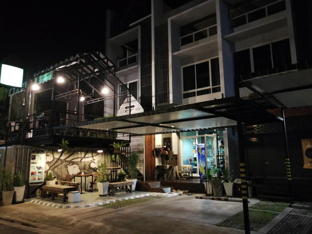 White Monkey Guest house Phetchaburi
