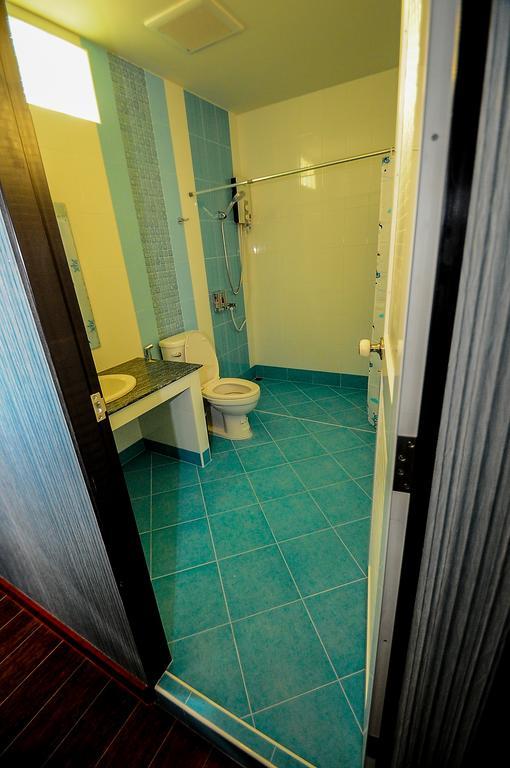 Lenoi Buri Hostel