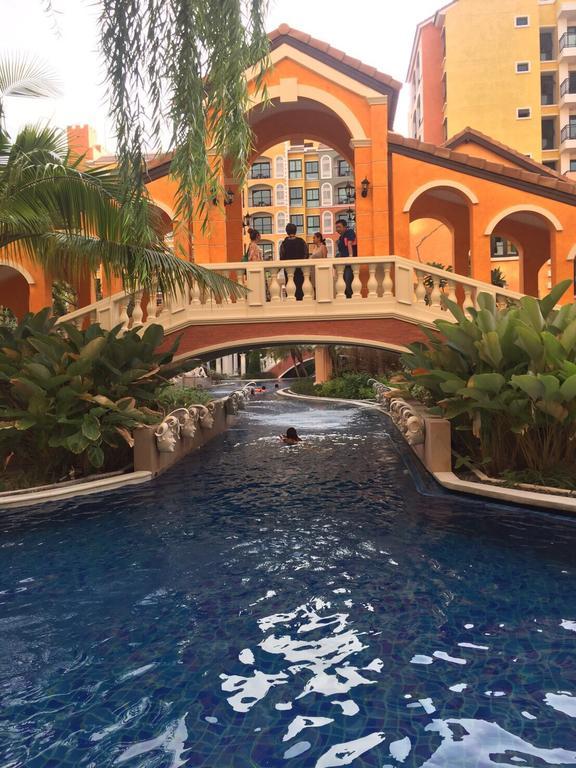 Venetian Signature Poolaccess Jomtian Pattaya Apartment