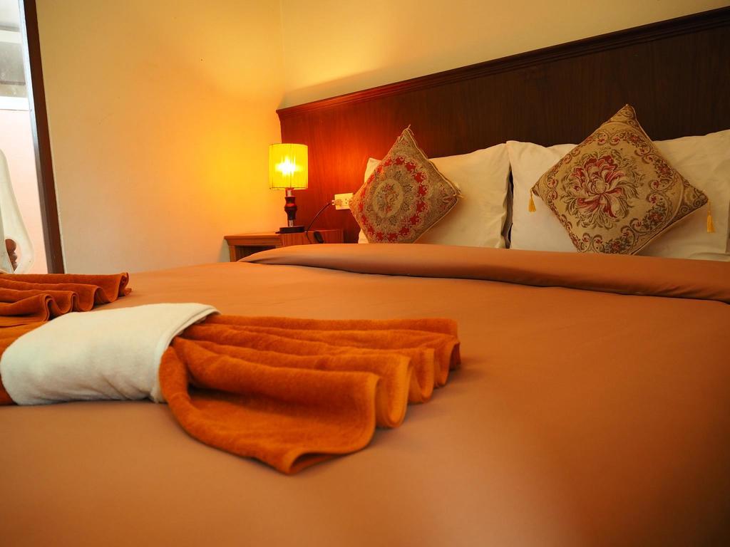 Lanta Nature House Hostel *