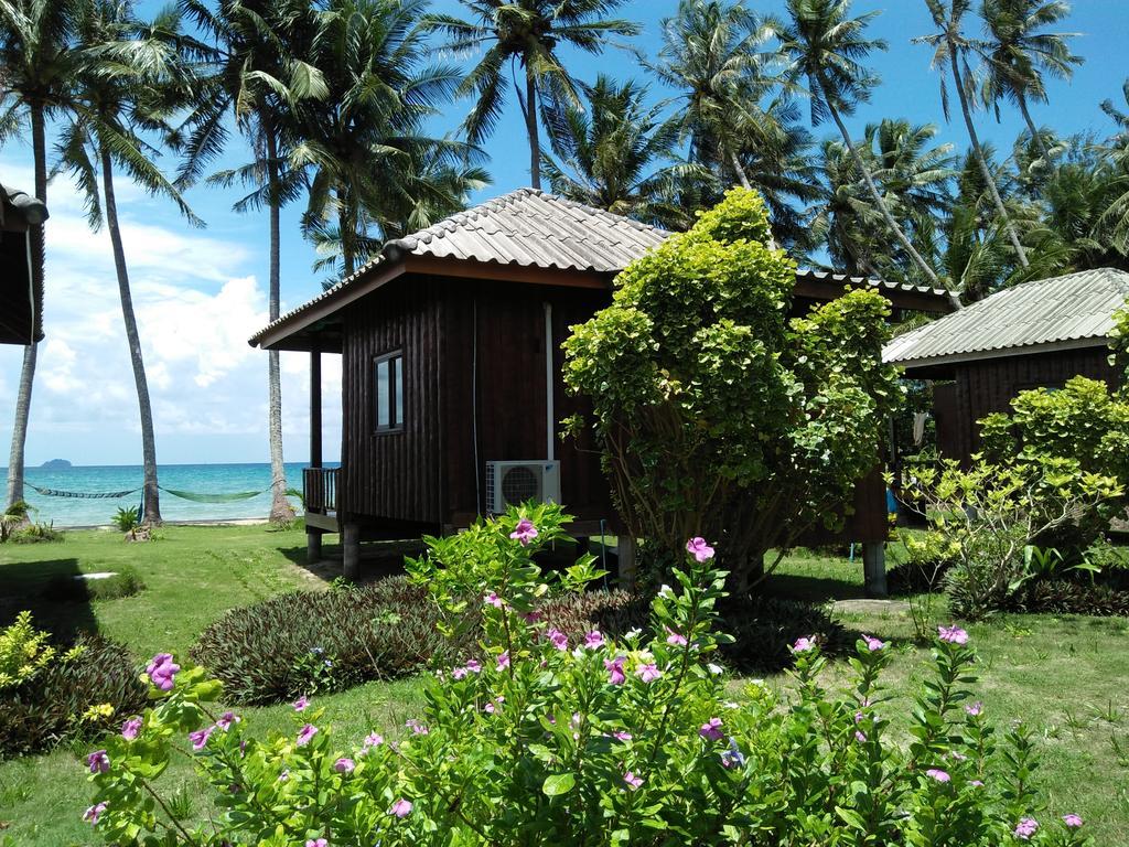 Happy Days Resort *