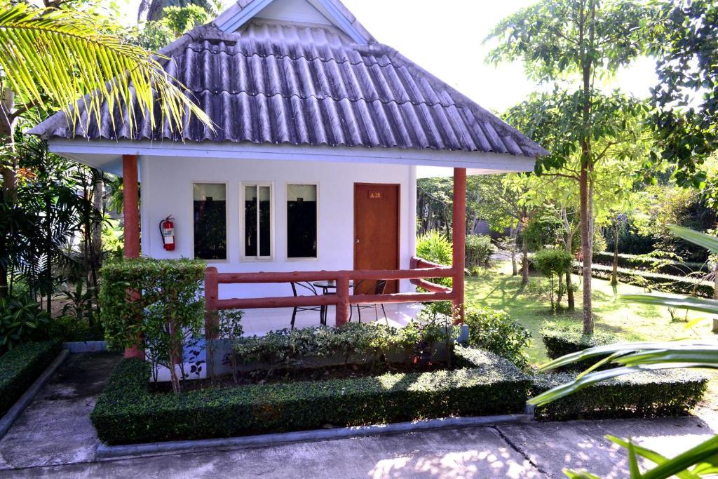 Koh Yao Chukit Dachanan Resort 3*