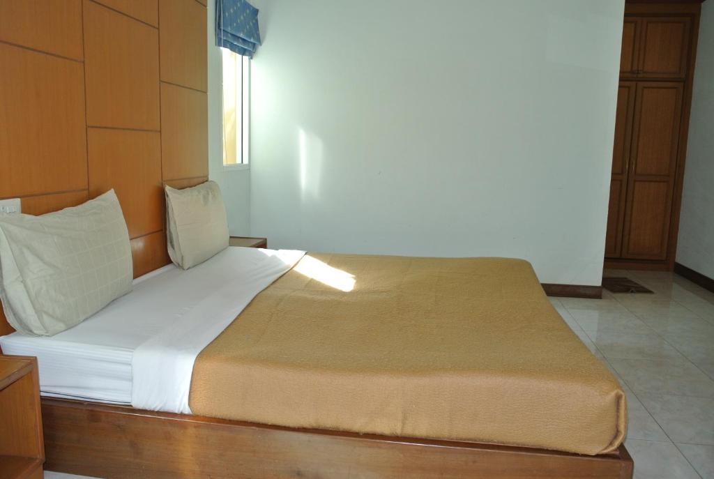 Cha-am Fishing And Hotel Phetchaburi