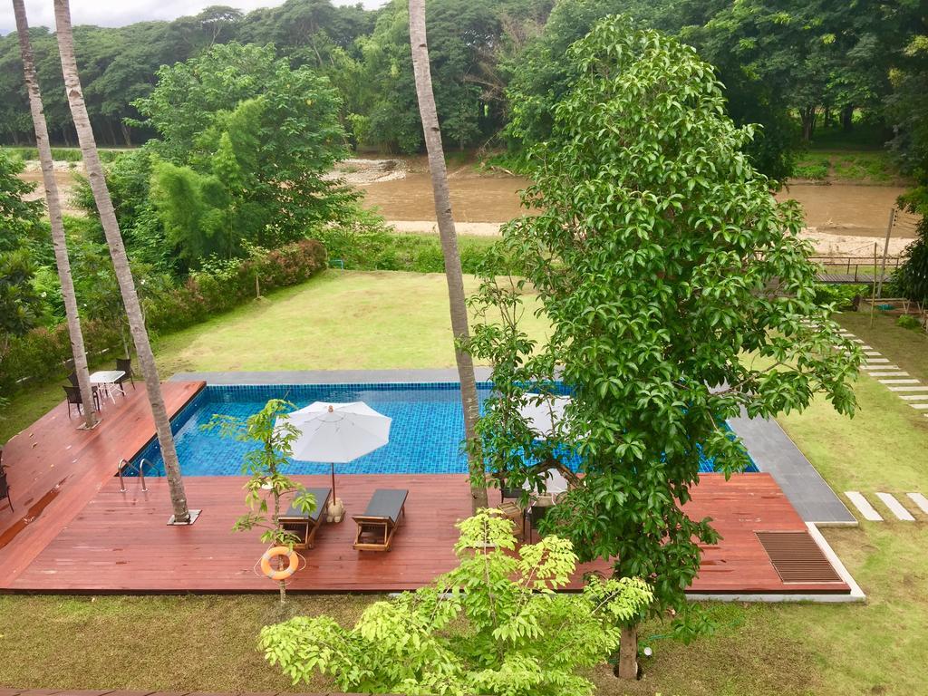 Riverhouse 3* Mae Sariang