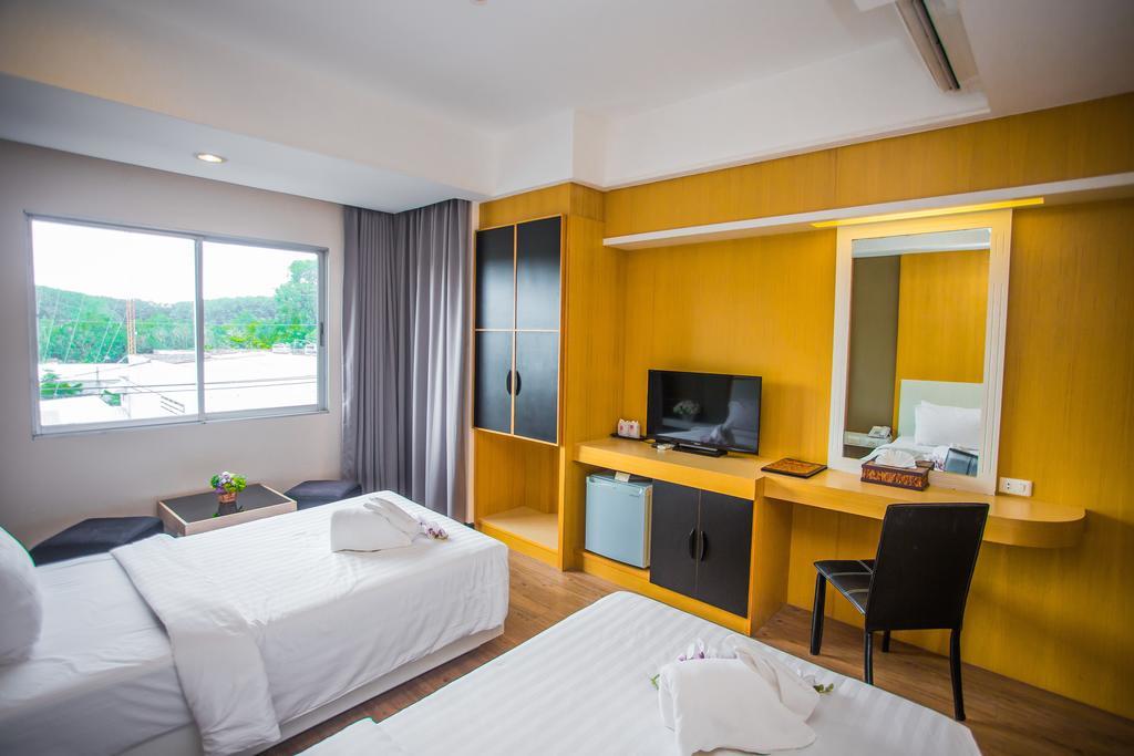 New Travel Hotel