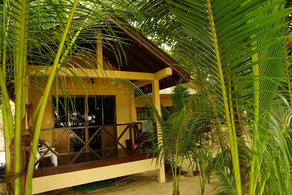 Moonhut Hotel Mae Nam