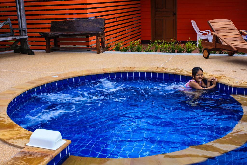 Suksai Buri Guest house