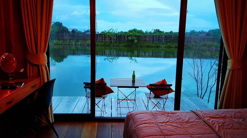Calm At Bangphat Resort Bor Saen